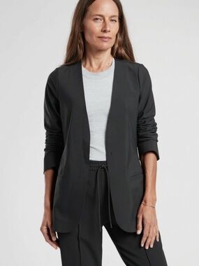 Athleta Avenue Blazer in Black